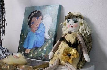 Anioły, ręcznie robione kartki i stroiki świąteczne oraz frywolitki na wystawie „Świąteczne klimaty”