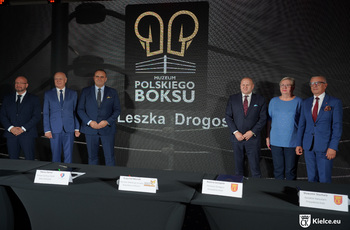 zdjęcie; konferencja prasowa Muzeum Polskiego Boksu