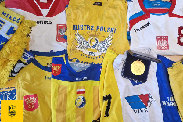 zdjęcie; koszulki piłkarskie Industria Kielce