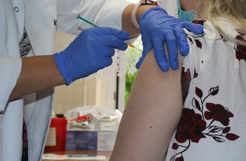 Szczepienia przeciw COVID-19 bez zapisów i kolejek