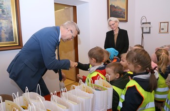 Przedszkolaki z kieleckiego Malikowa odwiedziły ratusz