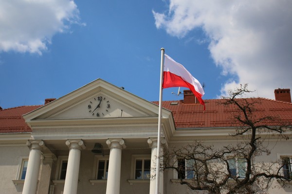 Dumni z biało-czerwonej. Dzień Flagi Rzeczypospolitej Polskiej