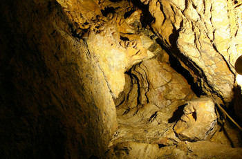 Od 2012 roku jaskinie udostępniono do zwiedzania